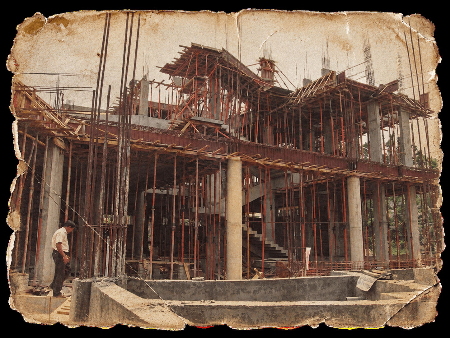 Structural construction and scaffolding of the RECCAA Club building